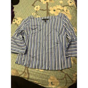 6 FOR $15 White House black market 4p blue striped top